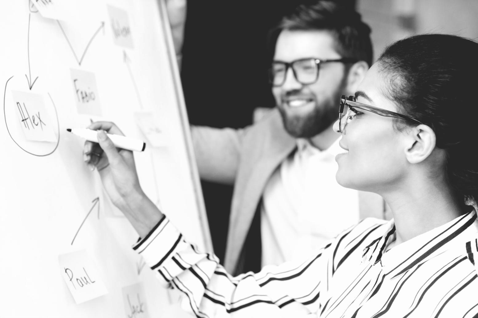 Interface d'analyse SEO avec graphiques de performance
